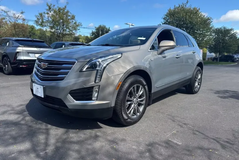 2018 Cadillac XT5 Luxury photo 1