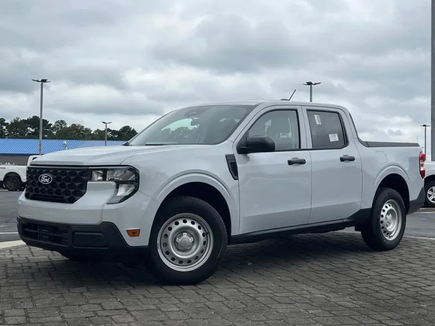 2025 Ford Maverick XL photo 1
