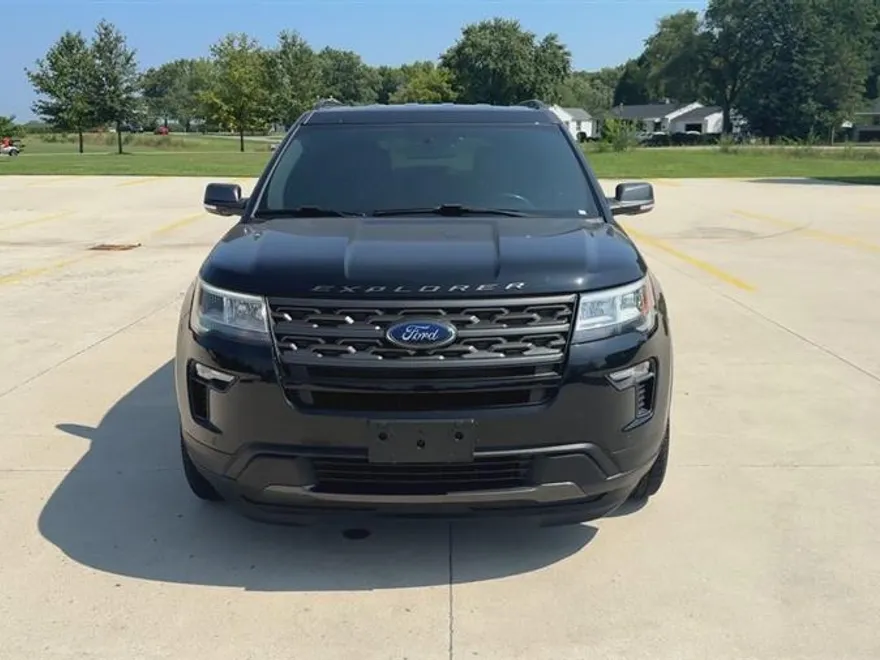 2018 Ford Explorer XLT photo 1