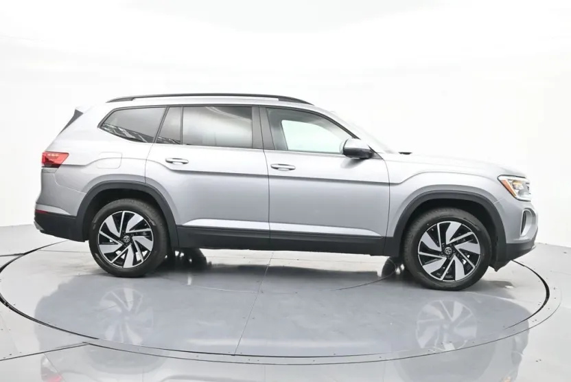 2024 Volkswagen Atlas SE Technology photo 1
