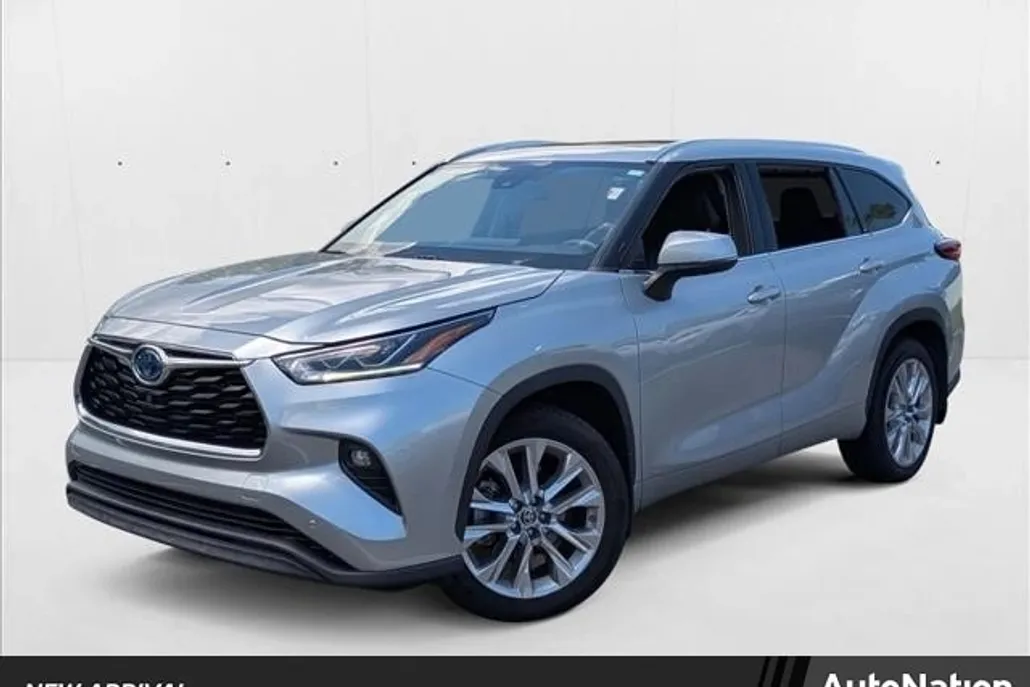 2022 Toyota Highlander Hybrid Limited photo 1