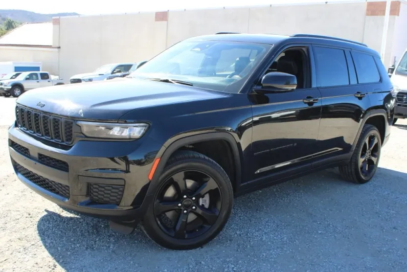 2023 Jeep Grand Cherokee Altitude photo 1