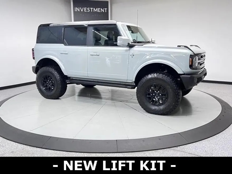 2024 Ford Bronco Outer Banks photo 1
