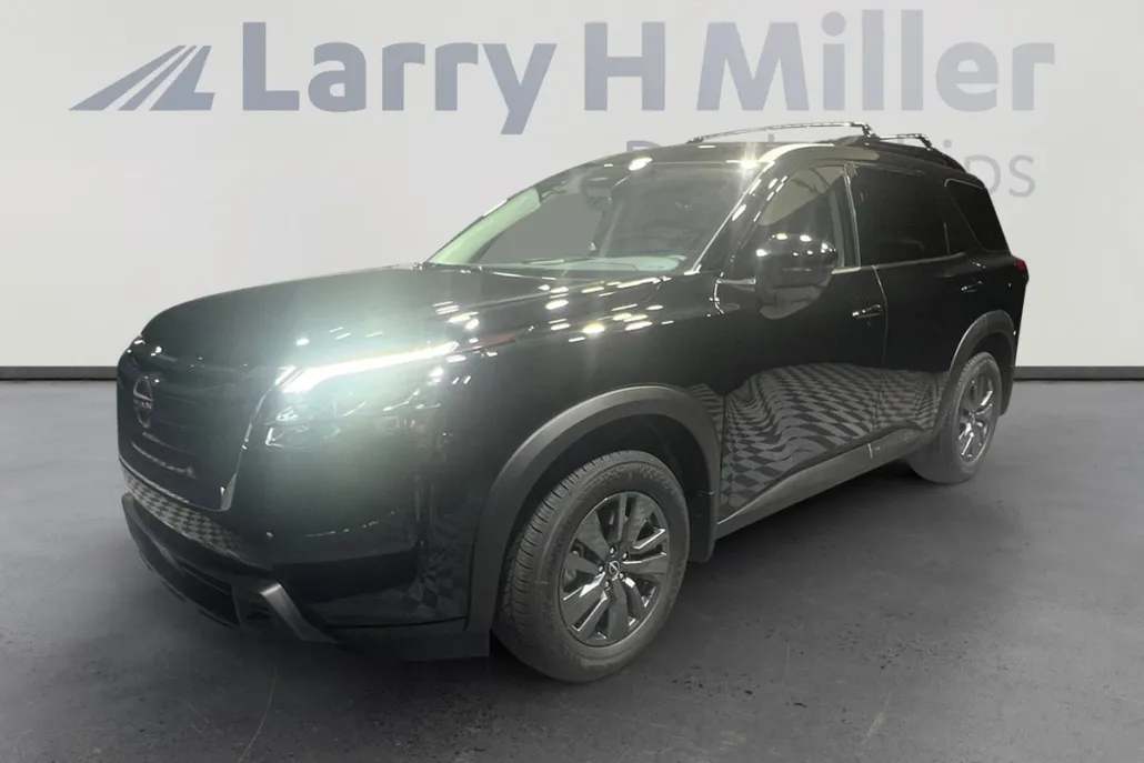 2025 Nissan Pathfinder SV photo 1