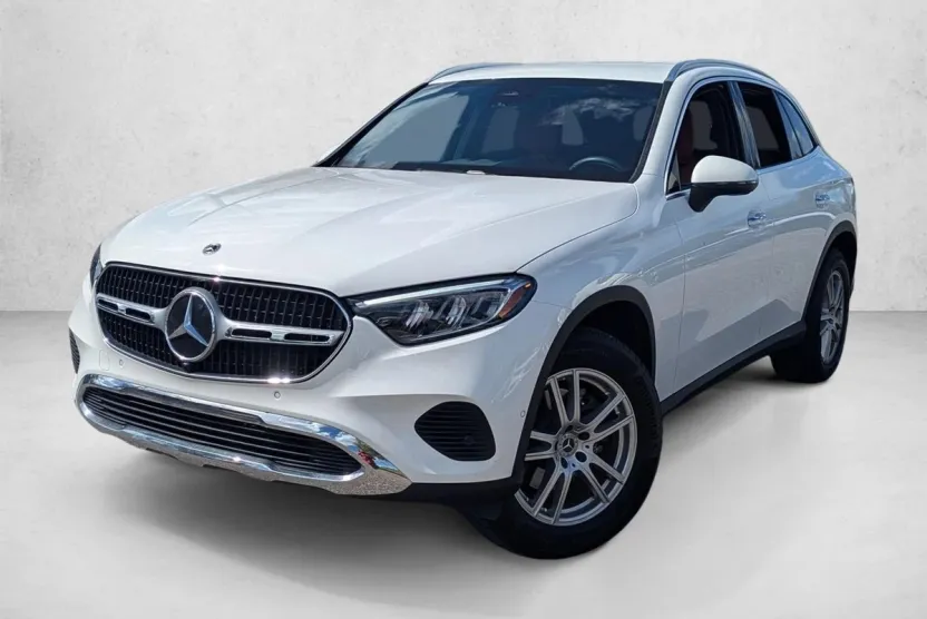 2025 Mercedes Benz GLC 300 photo 1