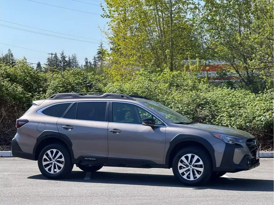 2024 Subaru Outback Premium photo 1