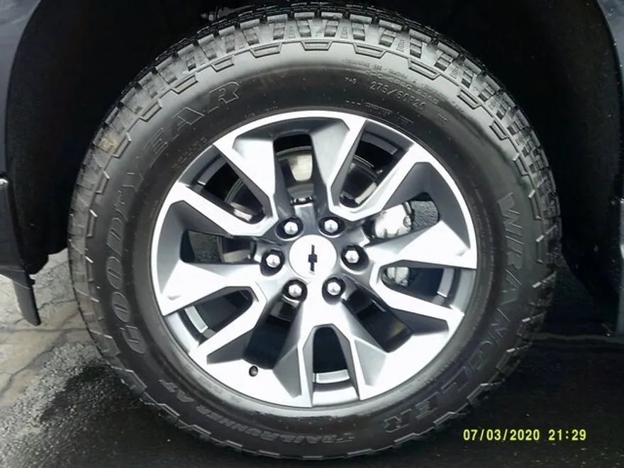2024 Chevrolet Silverado 1500 RST photo 1
