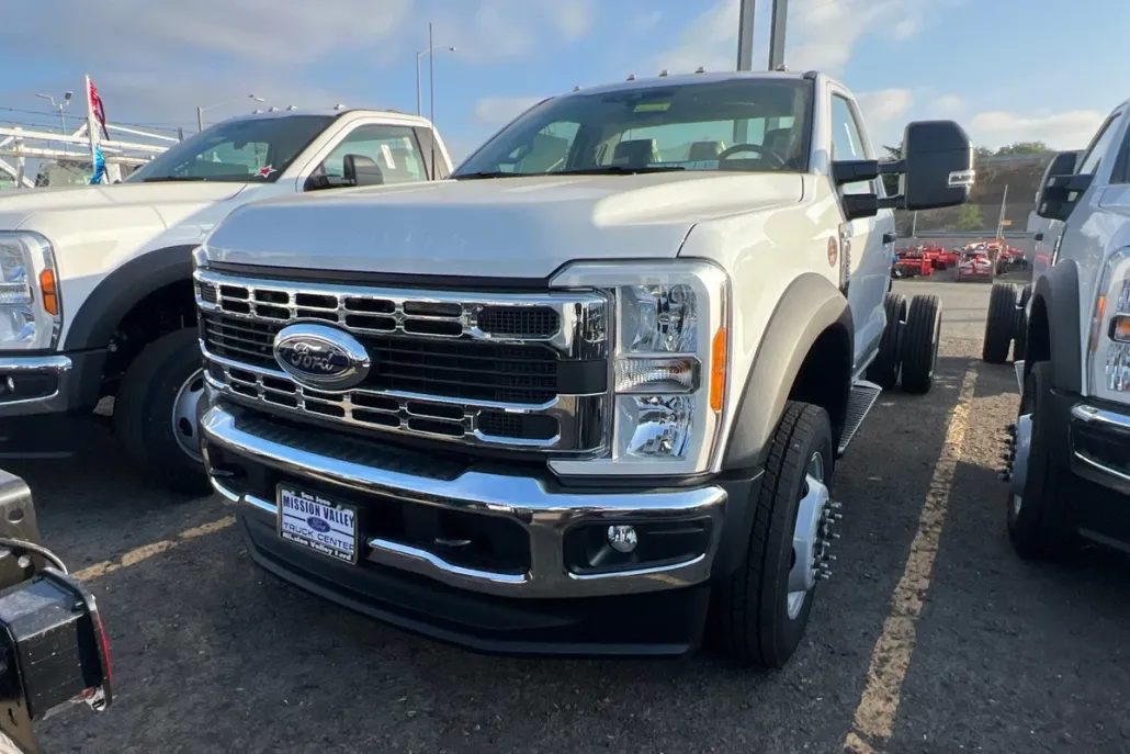 2026 Ford F-550 photo 1