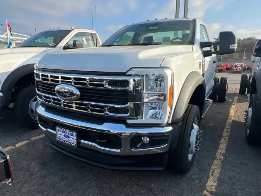 2026 Ford F-550 photo 1