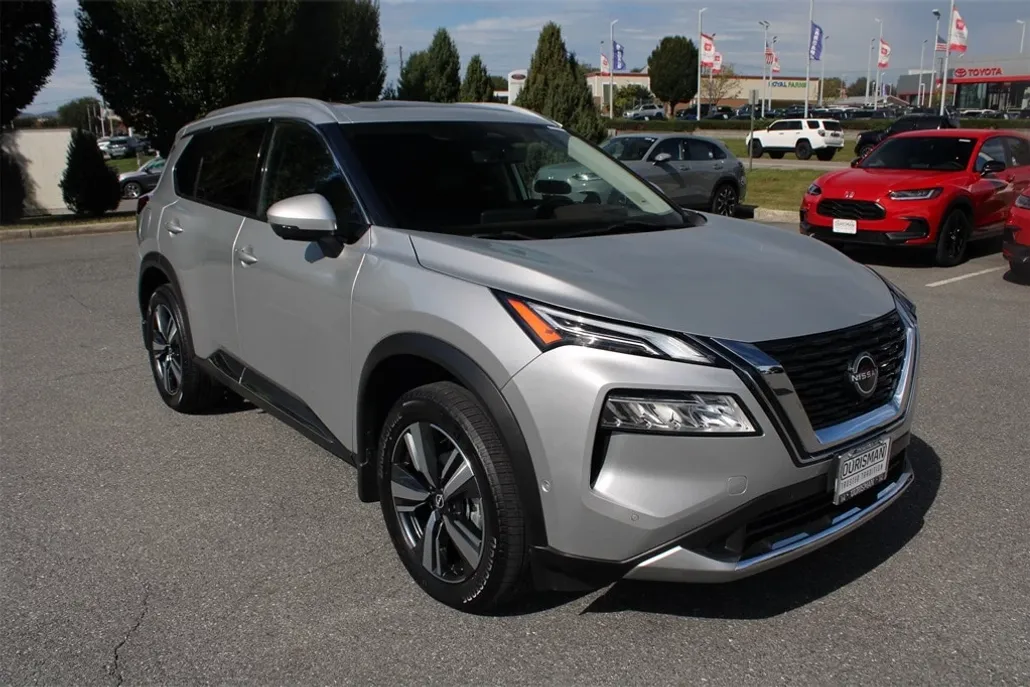 2023 Nissan Rogue Platinum photo 1