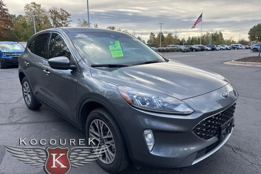 2022 Ford Escape SEL photo 1