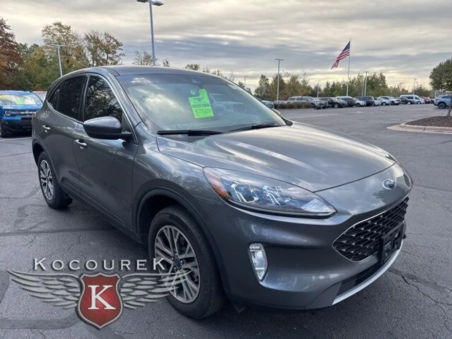 2022 Ford Escape SEL photo 1