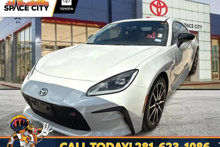 2023 Toyota GR86 Base photo 1