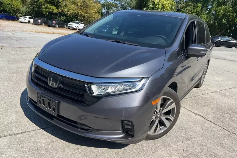 2023 Honda Odyssey Touring photo 1