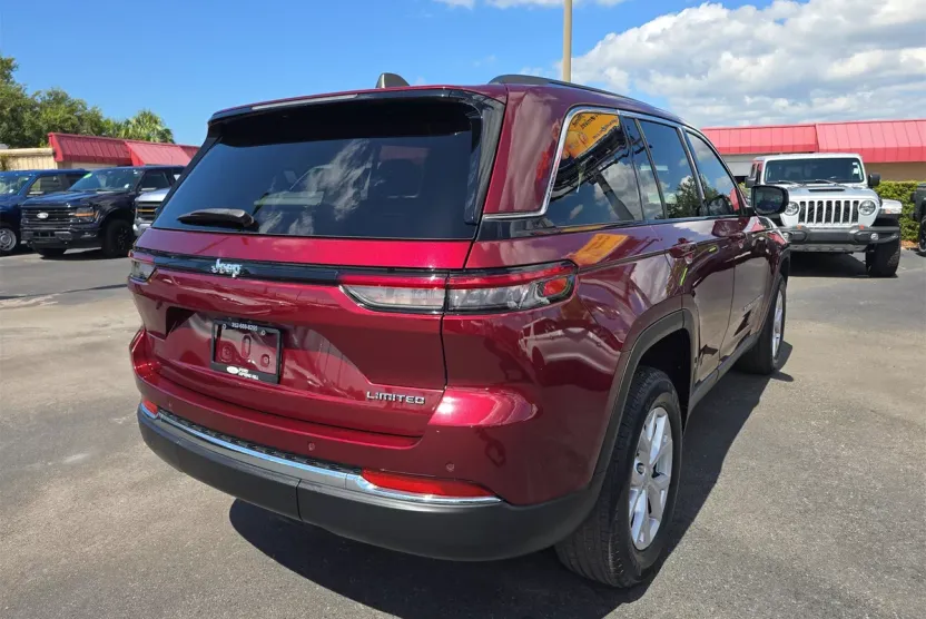 2022 Jeep Grand Cherokee Limited photo 1