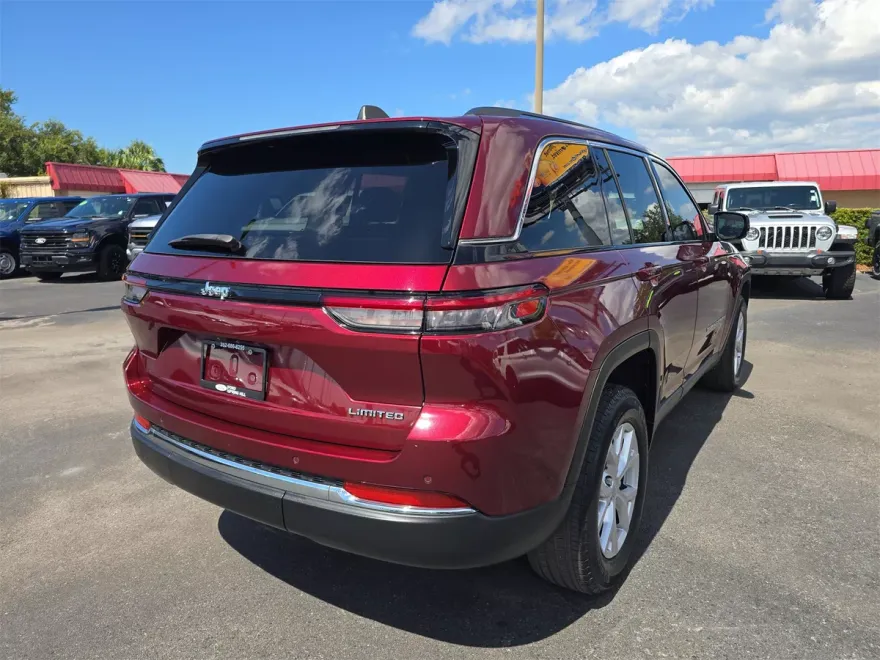 2022 Jeep Grand Cherokee Limited photo 1