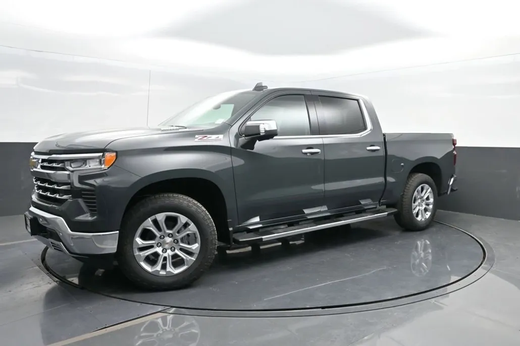 2025 Chevrolet Silverado 1500 LTZ photo 1