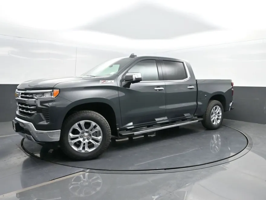 2025 Chevrolet Silverado 1500 LTZ photo 1