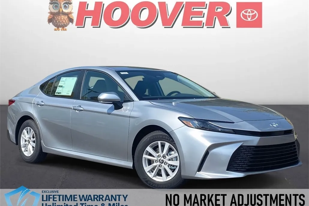 2026 Toyota Camry LE photo 1