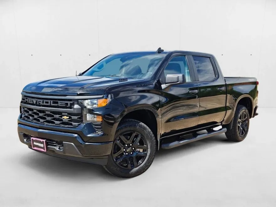2026 Chevrolet Silverado 1500 Custom photo 1