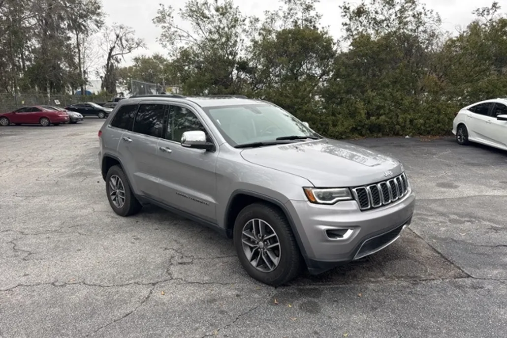 2017 Jeep Grand Cherokee Limited photo 1