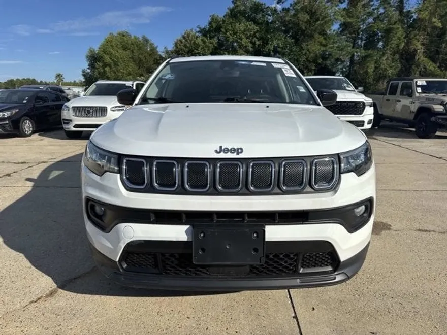 2022 Jeep Compass Latitude photo 1