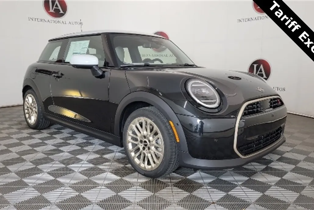 2025 Mini Cooper 2 Door Hardtop Iconic photo 1