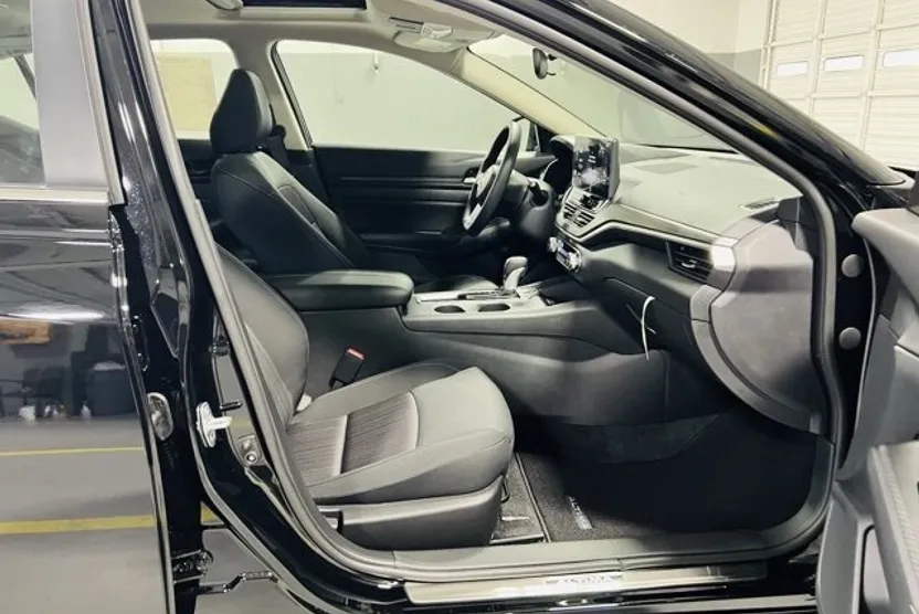 2025 Nissan Altima SV photo 1