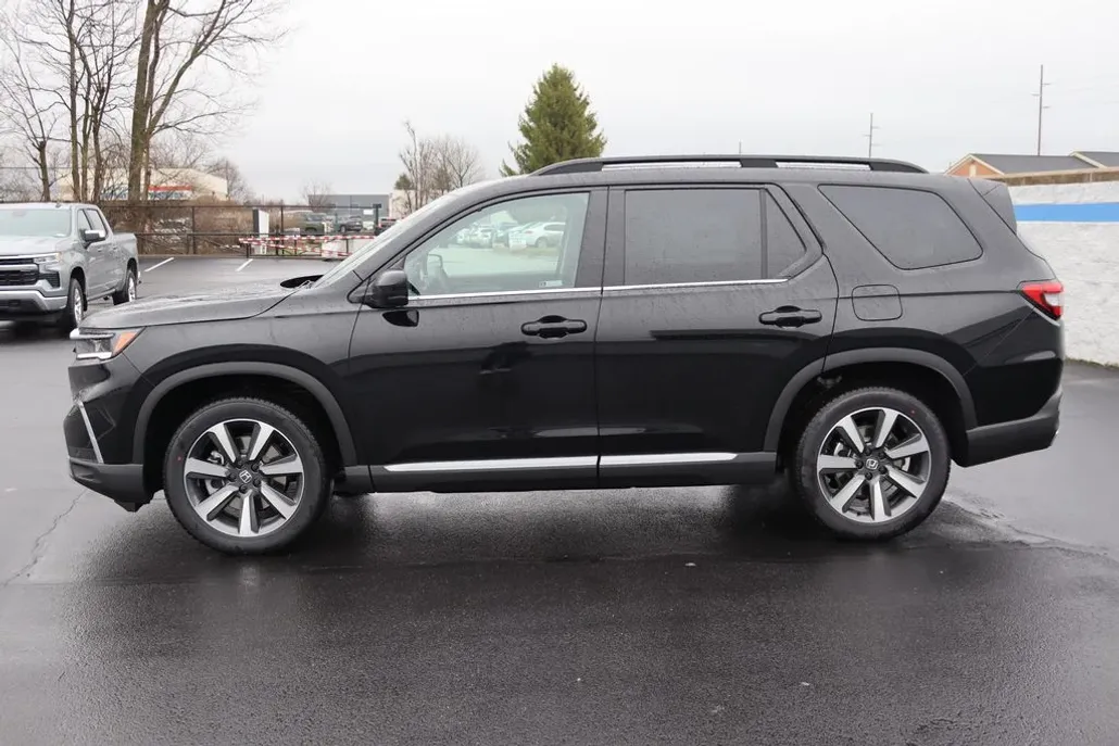 2025 Honda Pilot Elite photo 1