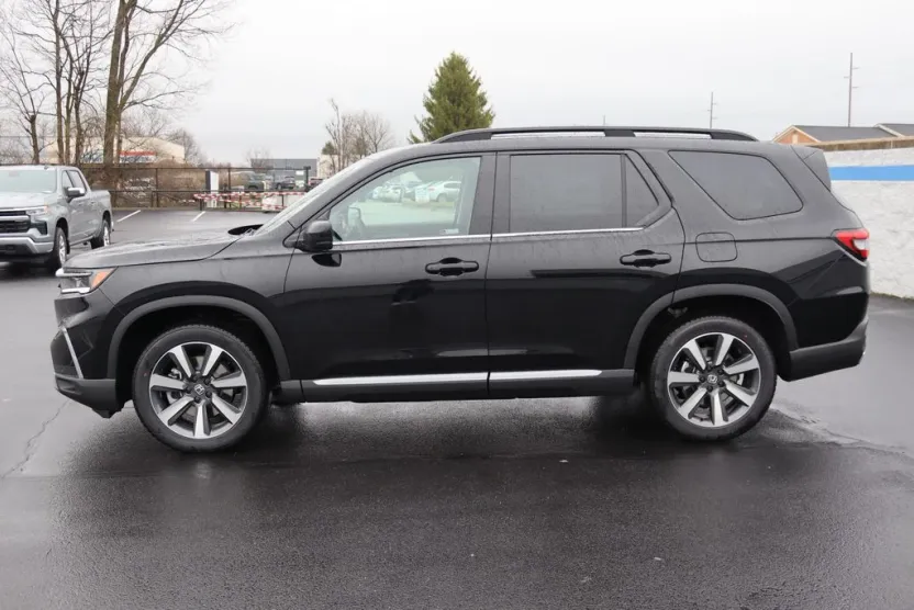 2025 Honda Pilot Elite photo 1