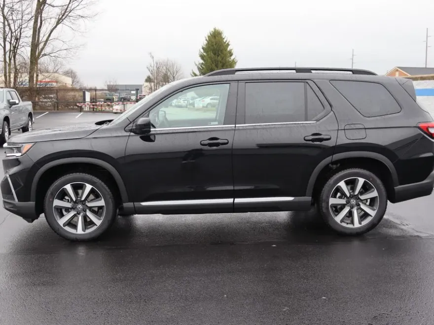 2025 Honda Pilot Elite photo 1
