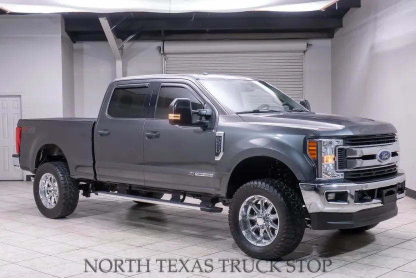 2017 Ford F-250 XLT FX4 photo 1