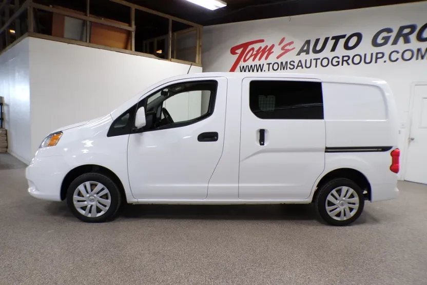 2021 Nissan NV200 SV photo 1