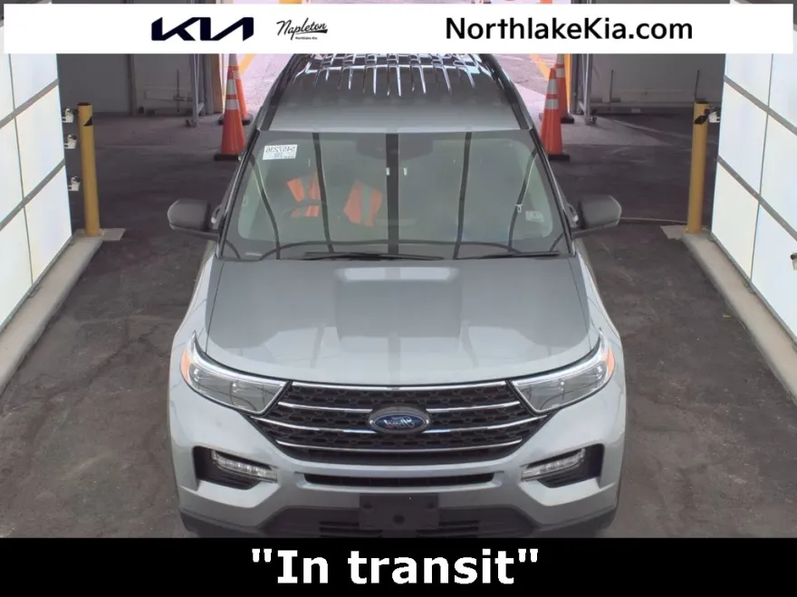 2023 Ford Explorer XLT photo 1