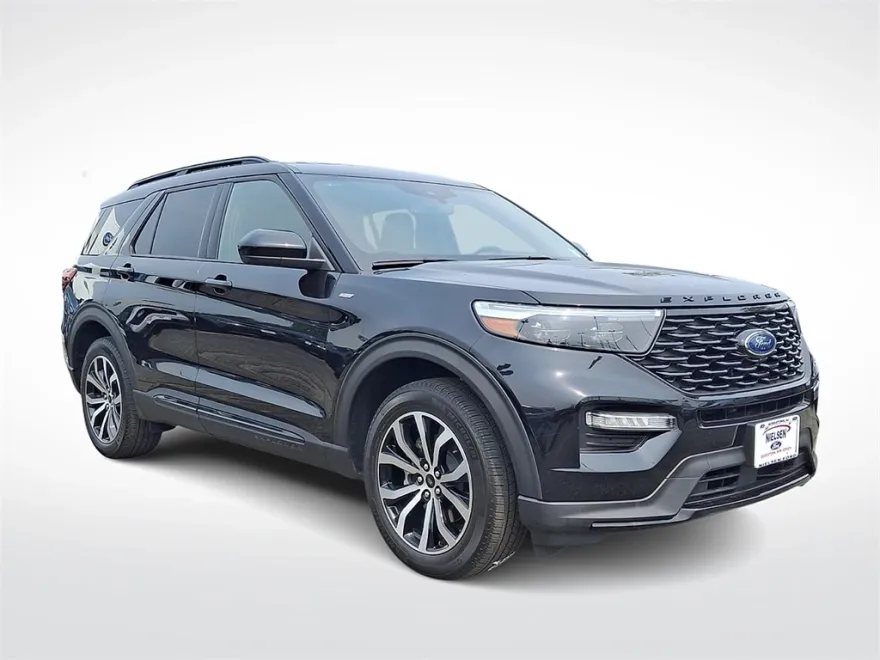 2023 Ford Explorer ST-Line photo 1