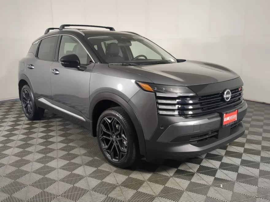 2026 Nissan Kicks SR photo 1