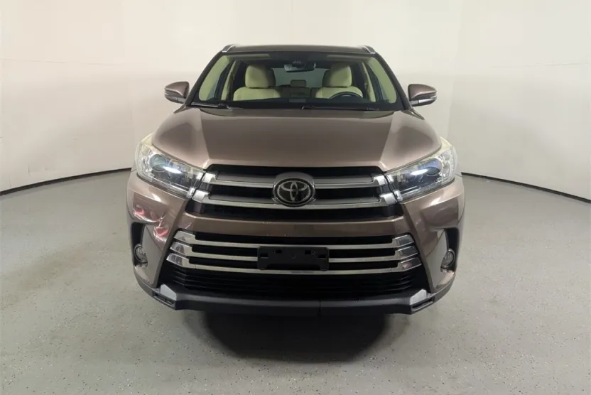 2017 Toyota Highlander Limited photo 1