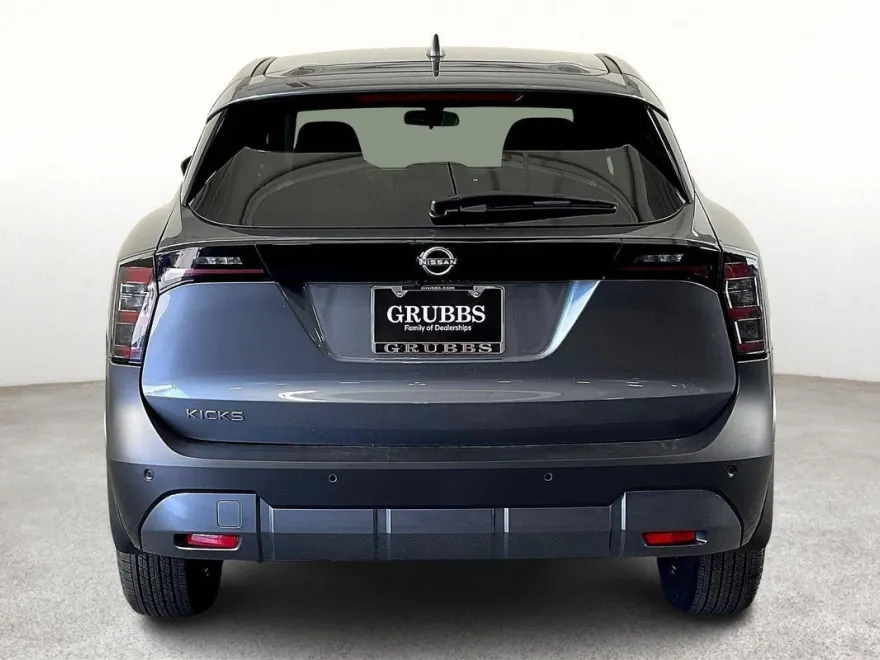 2025 Nissan Kicks SV photo 1