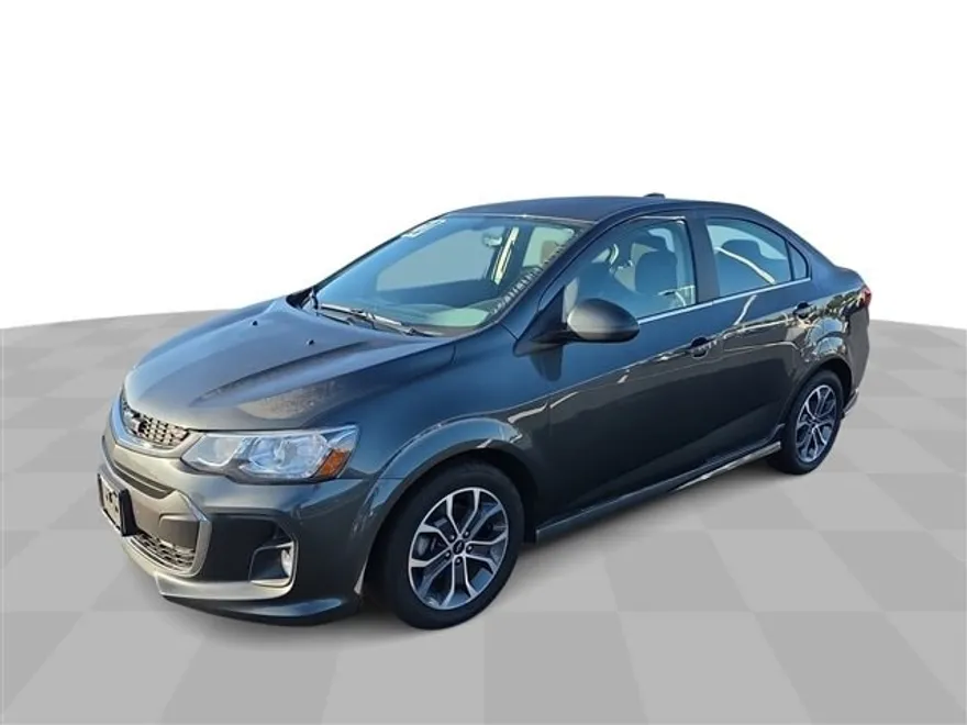 2020 Chevrolet Sonic LT photo 1
