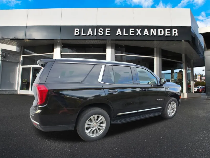 2024 Gmc Yukon SLT photo 1
