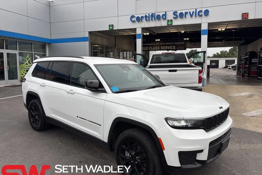 2024 Jeep Grand Cherokee Altitude photo 1