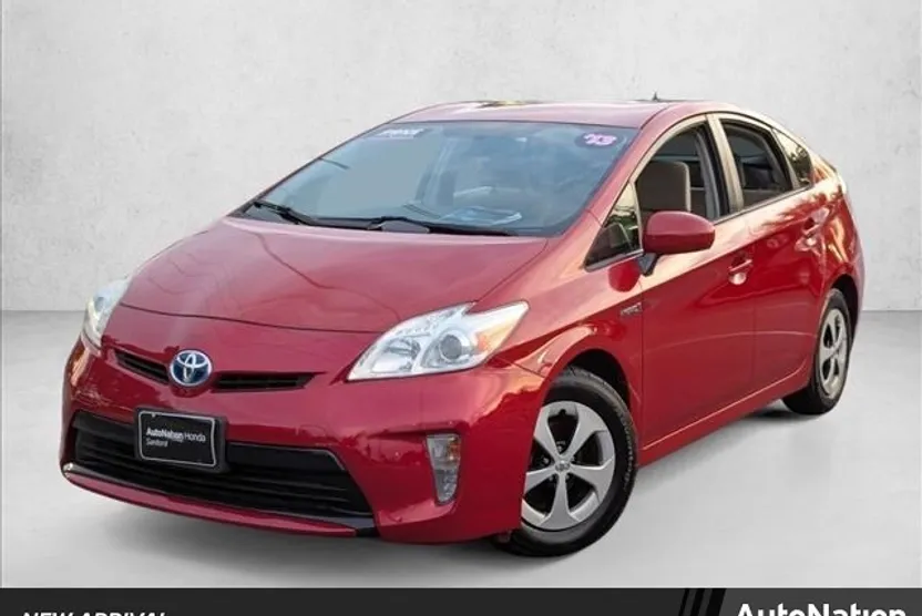 2013 Toyota Prius Two photo 1