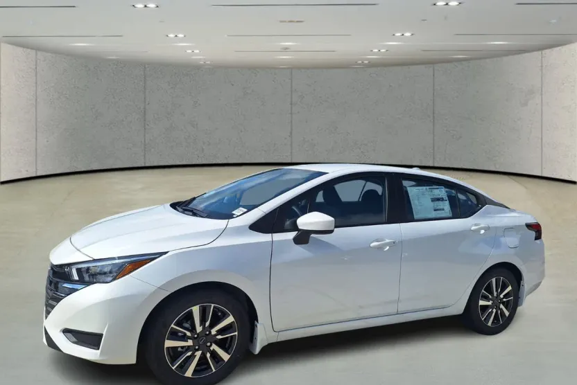 2025 Nissan Versa SV photo 1