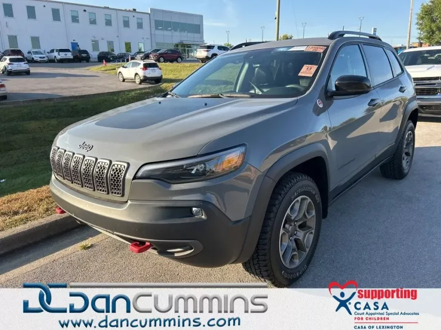 2022 Jeep Cherokee Trailhawk photo 1