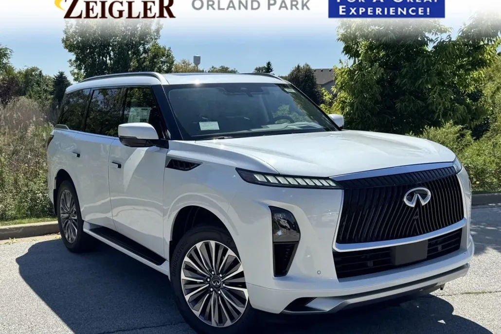 2026 Infiniti QX80 Luxe photo 1