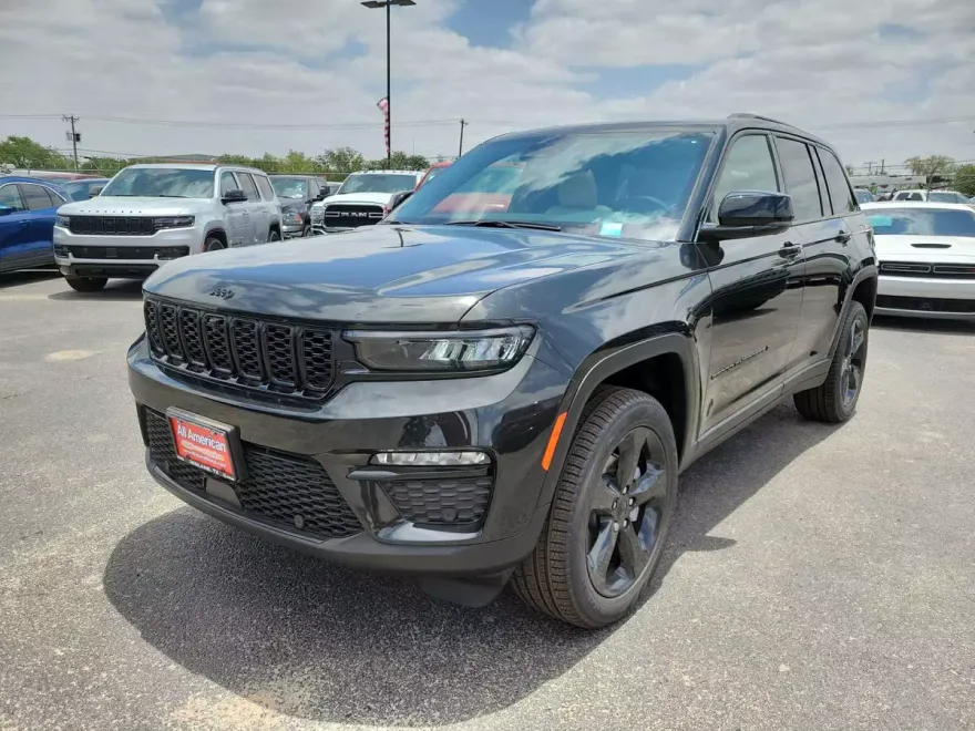 2024 Jeep Grand Cherokee Limited photo 1