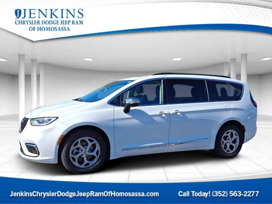 2023 Chrysler Pacifica Limited photo 1