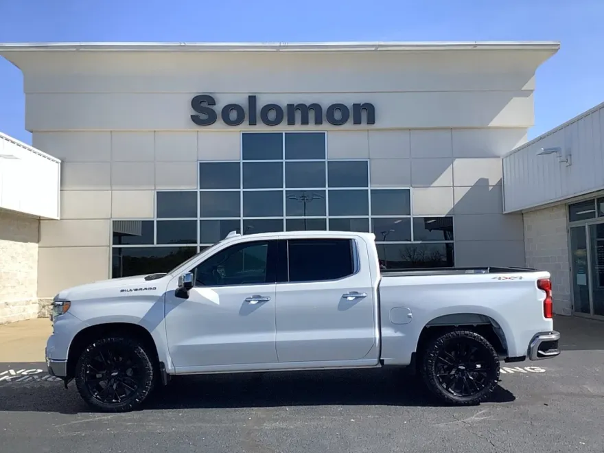 2022 Chevrolet Silverado 1500 LTZ photo 1