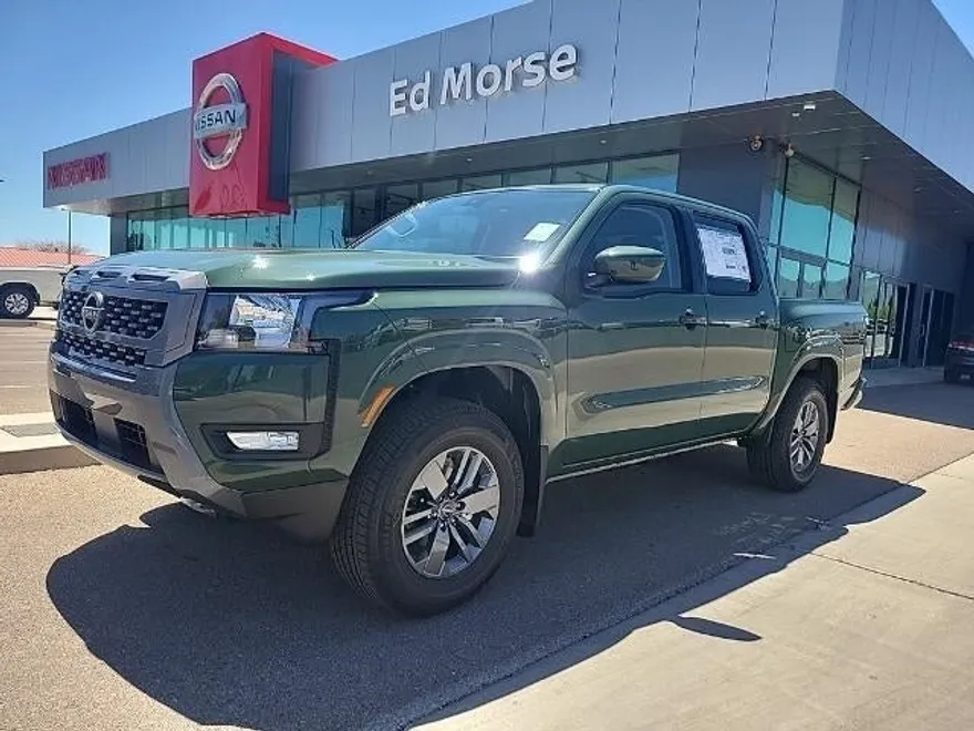 2025 Nissan Frontier Crew Cab SV photo 1