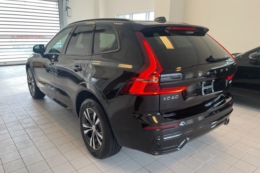 2024 Volvo XC60 B5 Core photo 1
